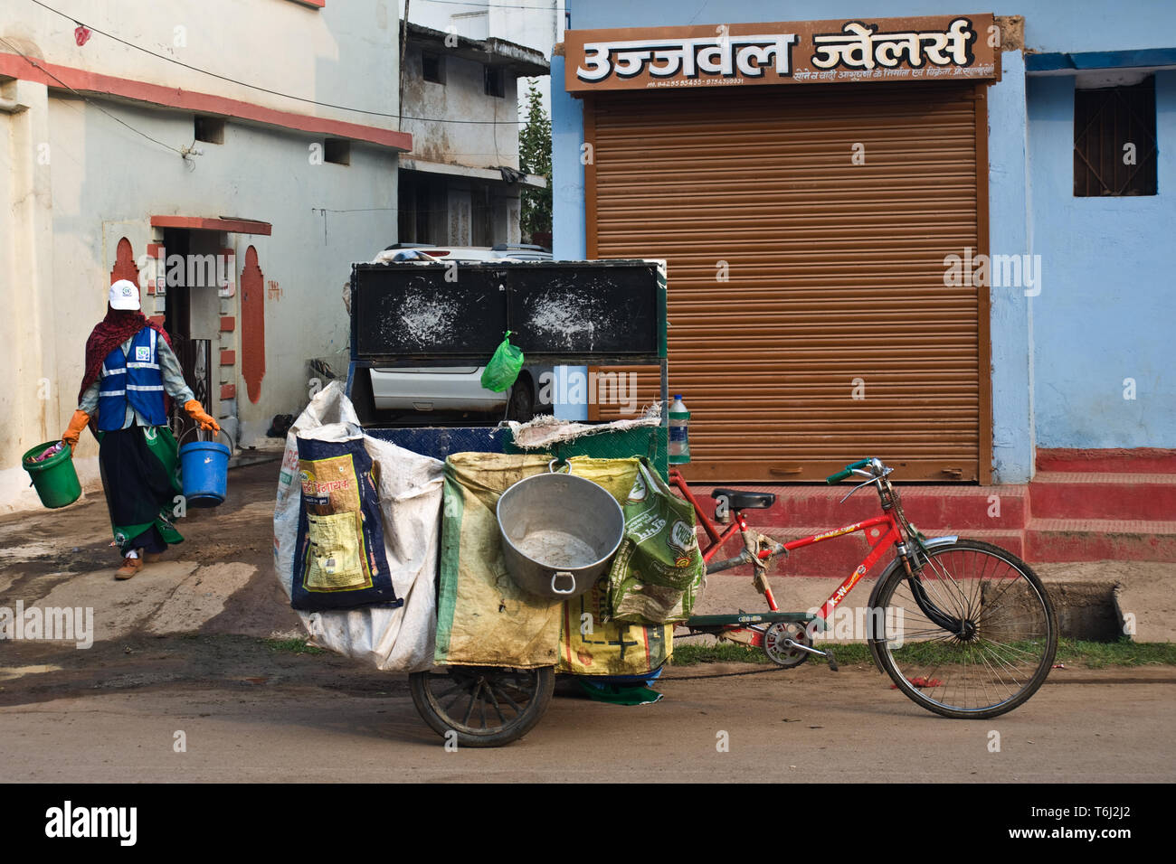 Garbage collection india hires stock photography and images Alamy