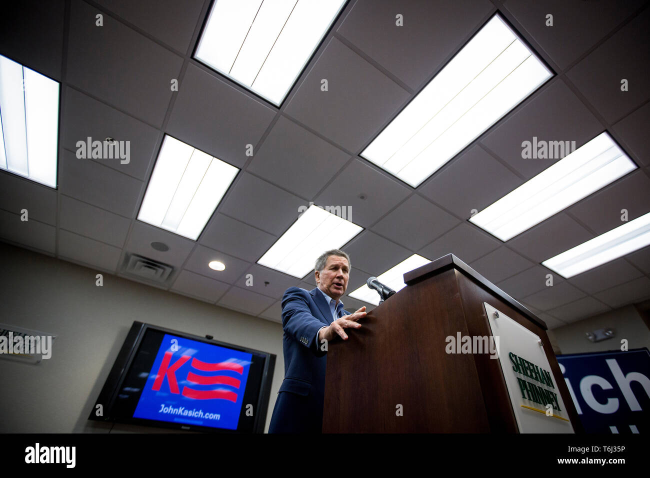 Republican Presidential hopeful, Ohio Governor  John Kasich holds a campaign meeting in the offices of the law firm Sheehan Phinney. Stock Photo