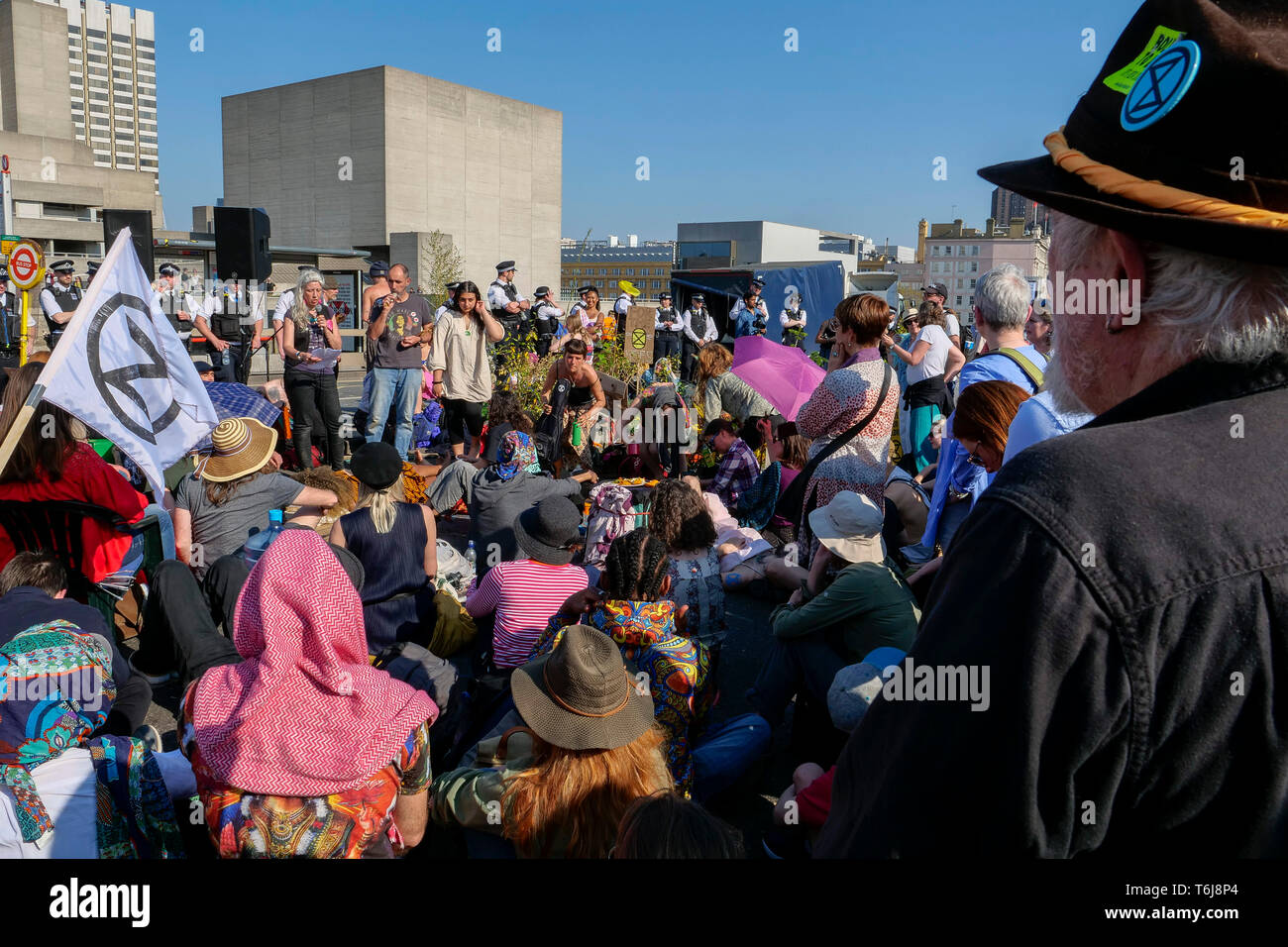 Passive police presence hires stock photography and images Alamy