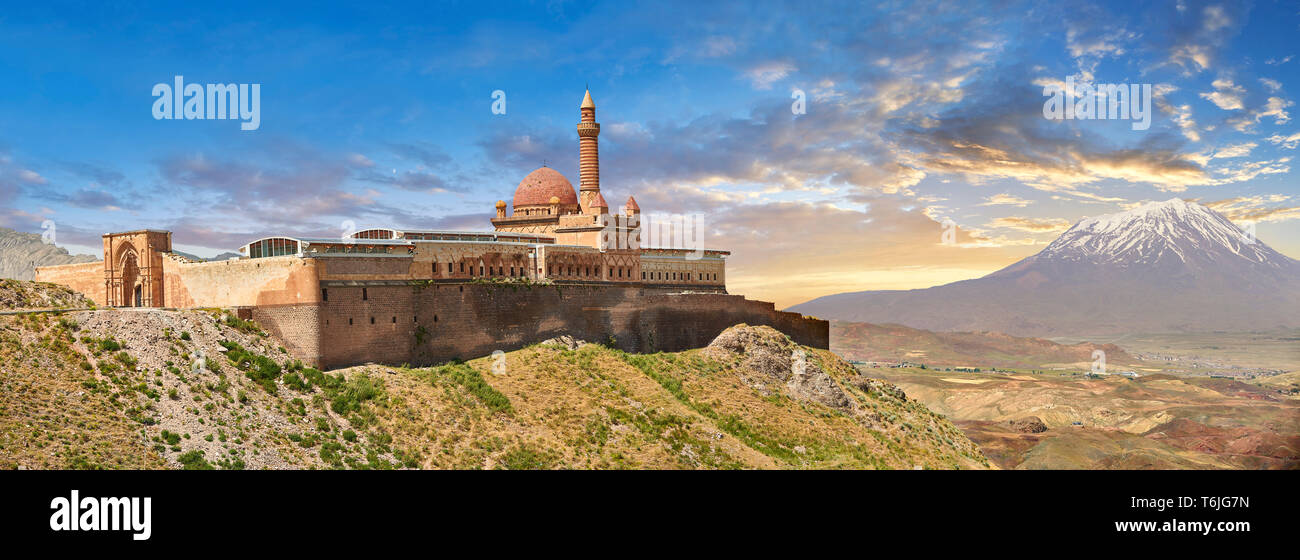 Exterior walls with Minarete of the Mosque of the 18th Century Ottoman architecture of the Ishak Pasha Palace (Turkish: İshak Paşa Sarayı) , Agrı pro Stock Photo