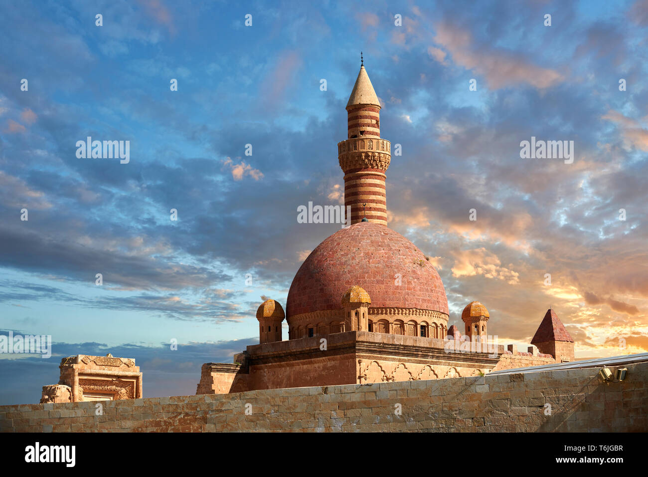 Minarete of the Mosque of the 18th Century Ottoman architecture of the Ishak Pasha Palace (Turkish: İshak Paşa Sarayı) , Agrı province of eastern Tur Stock Photo