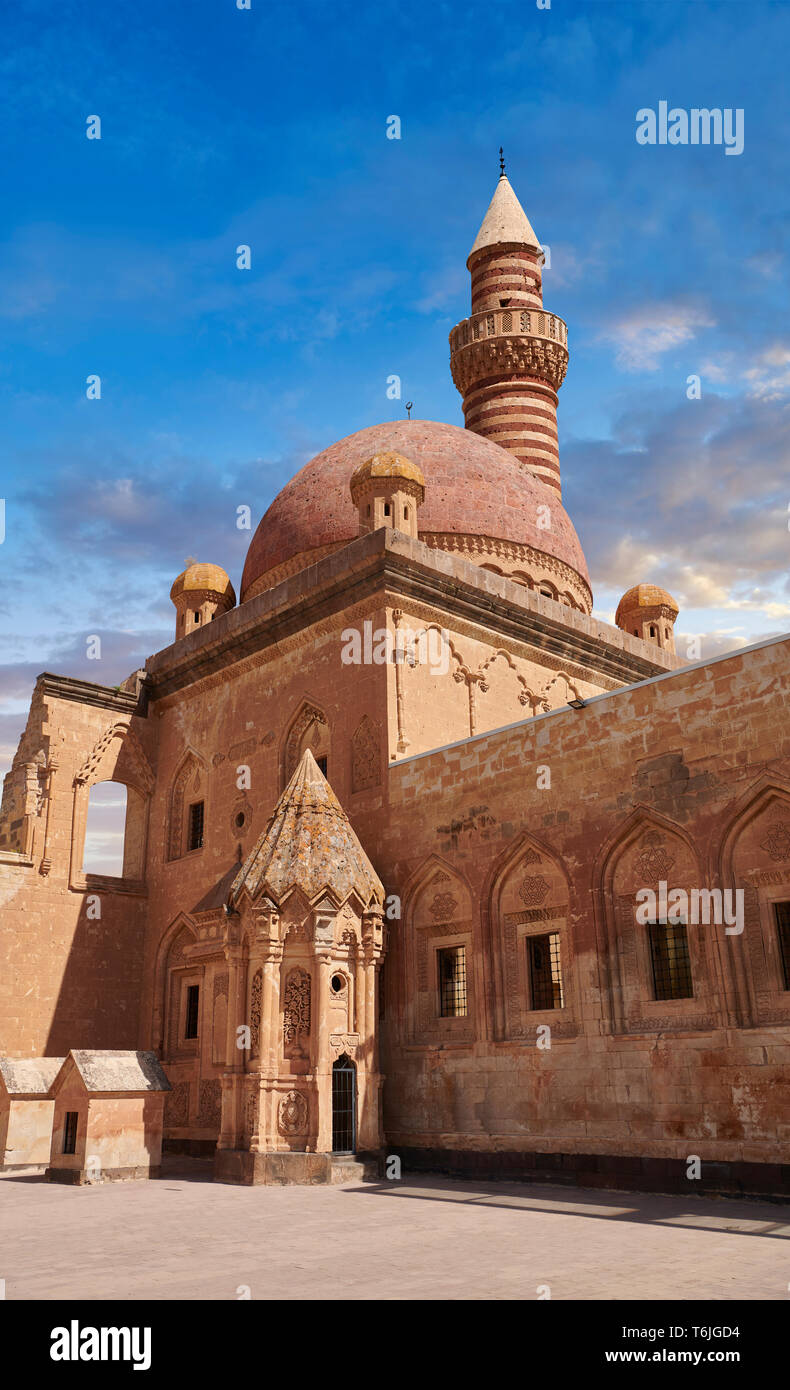 Minarete of the Mosque of the 18th Century Ottoman architecture of the Ishak Pasha Palace (Turkish: İshak Paşa Sarayı) ,  Agrı province of eastern Tur Stock Photo