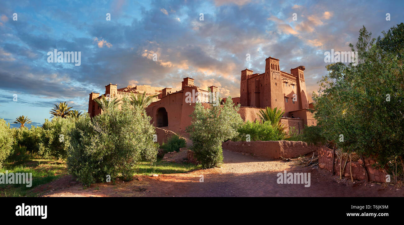 Adobe buildings of the Berber Ksar or fortified village of Ait Benhaddou, Sous-Massa-Dra Morocco Stock Photo