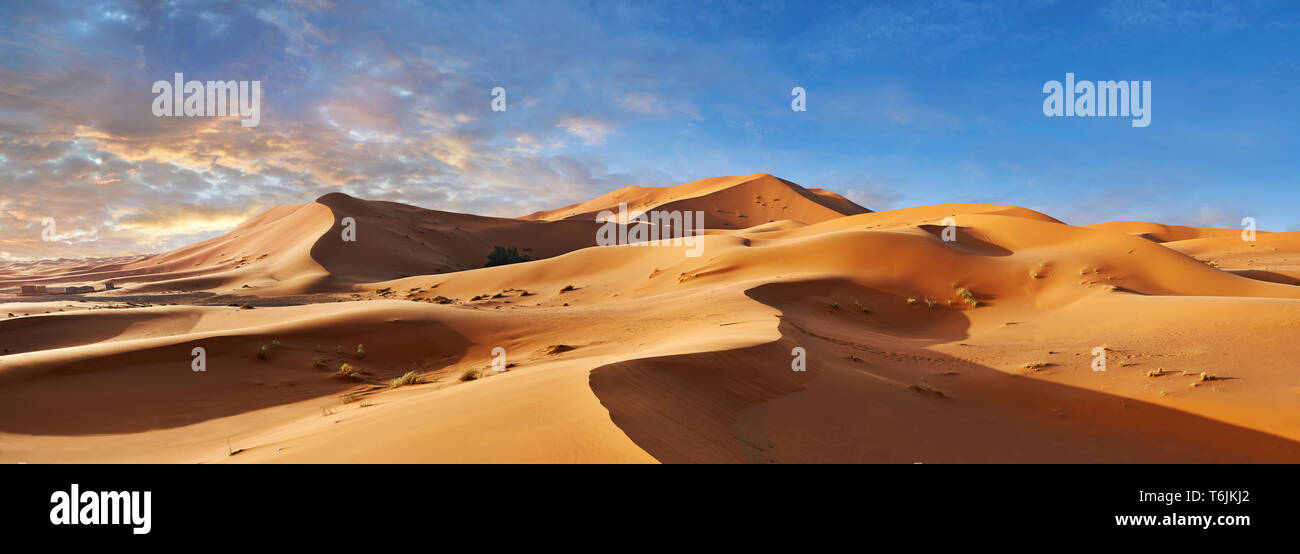 Sahara parabolic sand dunes of Erg Chebbi, Morocco, Africa Stock Photo