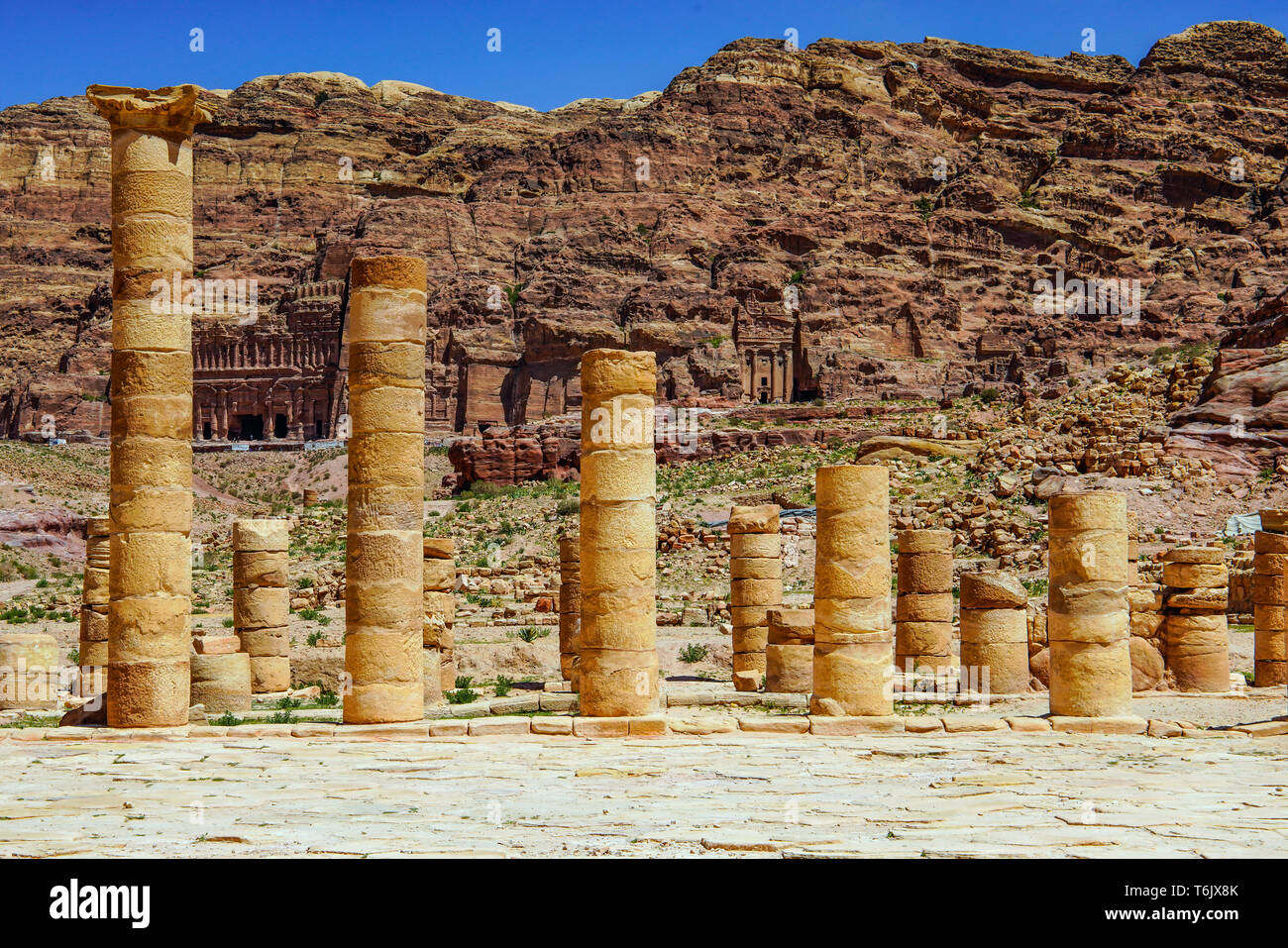 Petra jordan monolith hi-res stock photography and images - Alamy