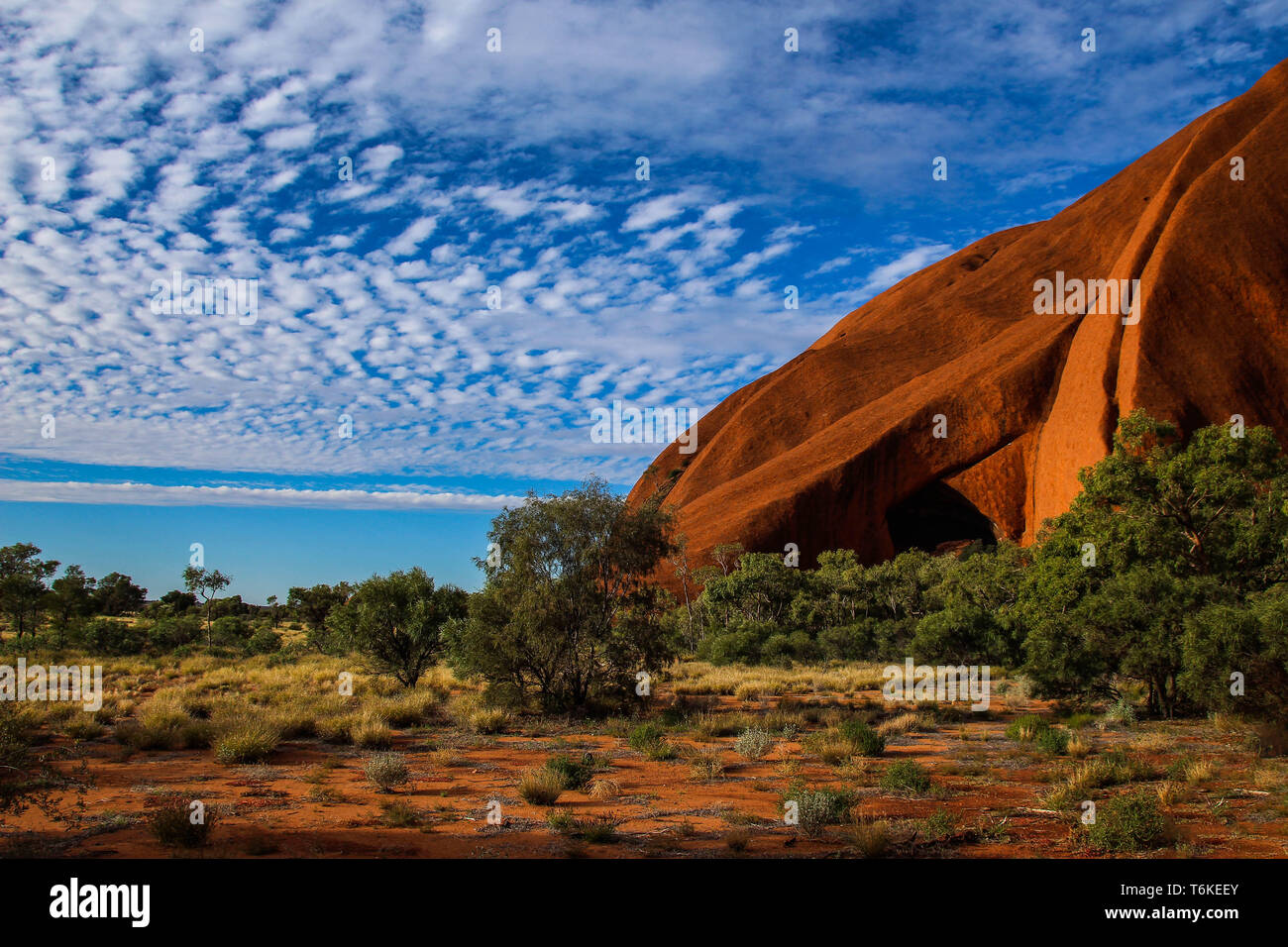 Ayers Rock Or Uluru In The Central Australien Desert Stock Photo Alamy