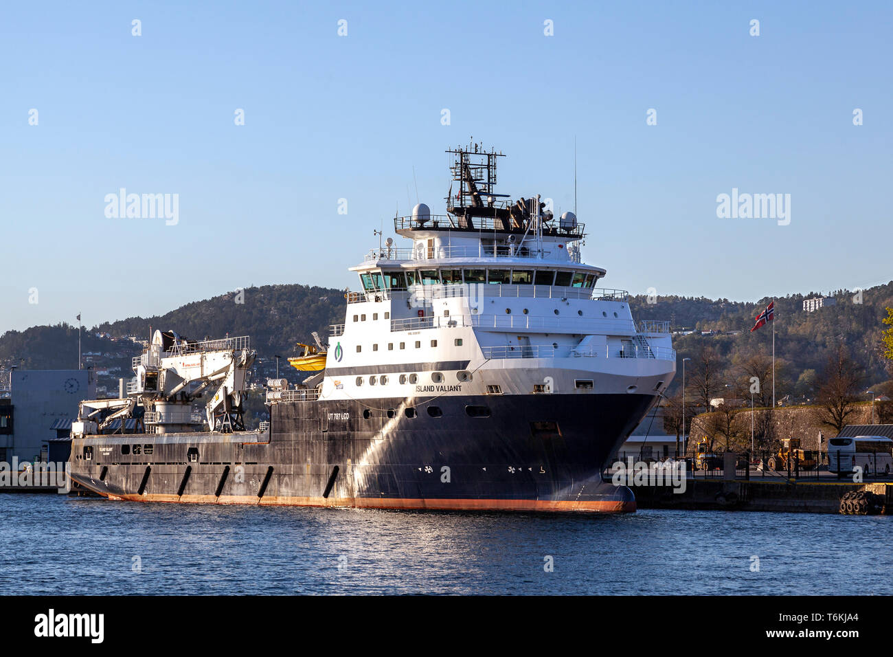 Offshore AHTS anchor handling tug supply light construction vessel ...