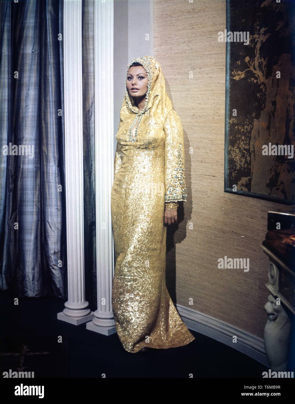 sophia loren gold dress Italian actress Sophia Loren at the opening of the 20th Moscow international film festival Stock Photo