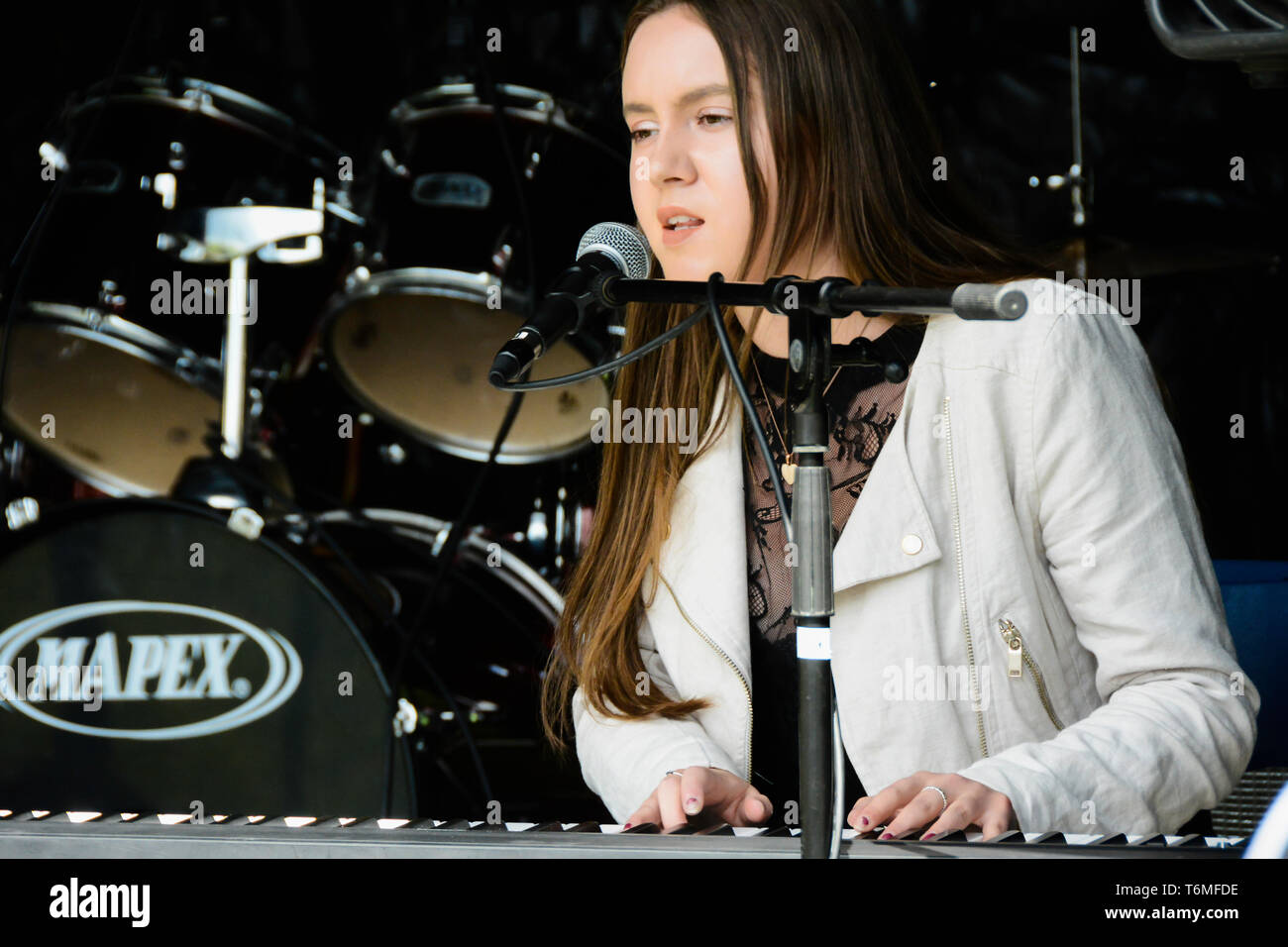 live-music-in-edinburgh-scotland-stock-photo-alamy