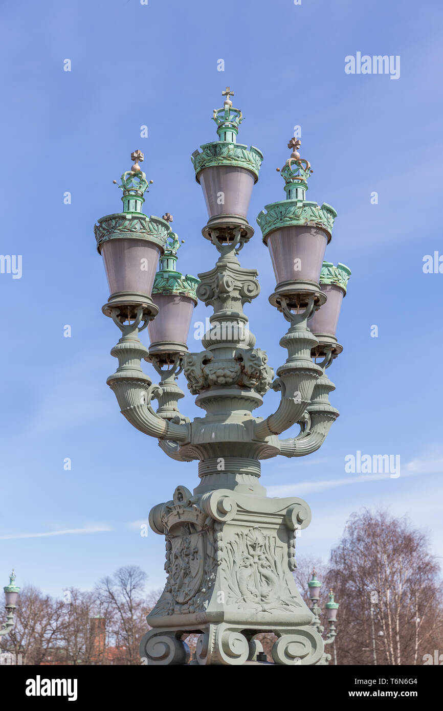 Traditional street lamps hi-res stock photography and images - Alamy