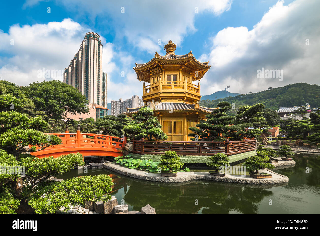 The golden pavilion in Nan Lian
