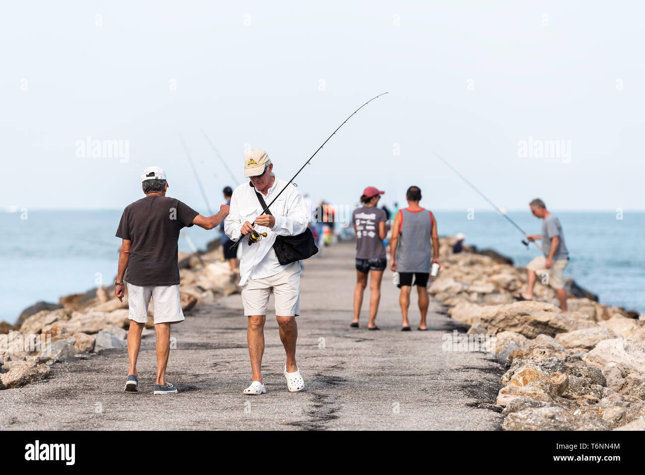 Many people fishing hi-res stock photography and images - Alamy