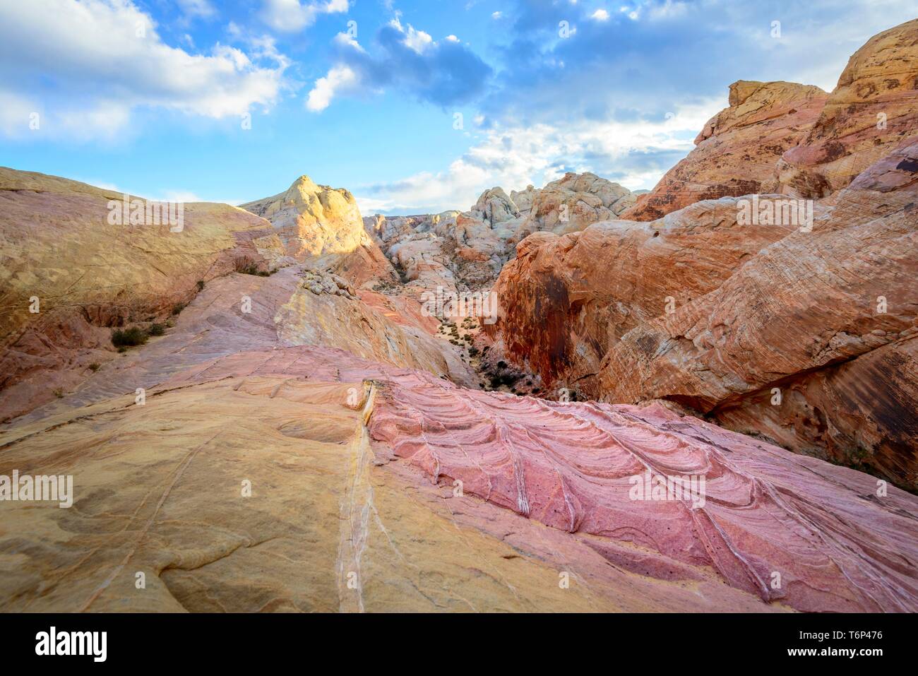 Colorful, Red Orange Rock Formations, Sandstone Rock, Hiking Trail ...