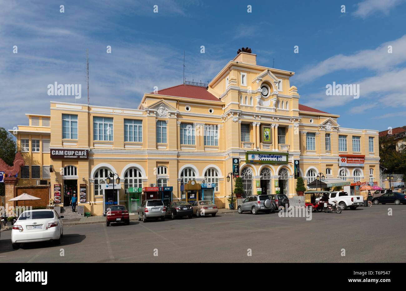 Colonial-style post office, Phnom Penh, Cambodia Stock Photo