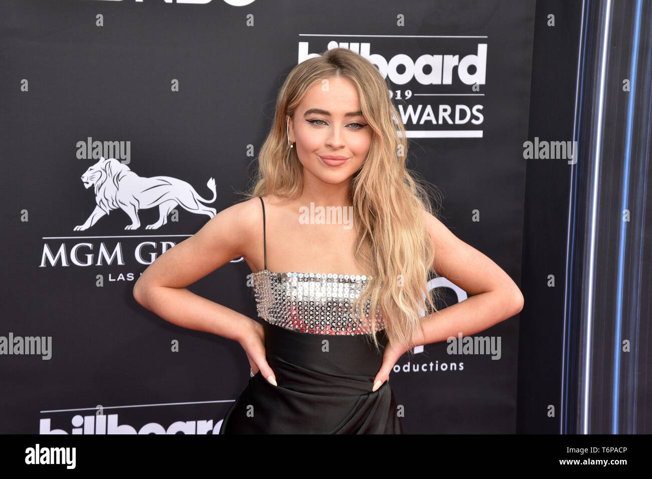 Sabrina carpenter 2019 hi-res stock photography and images - Alamy