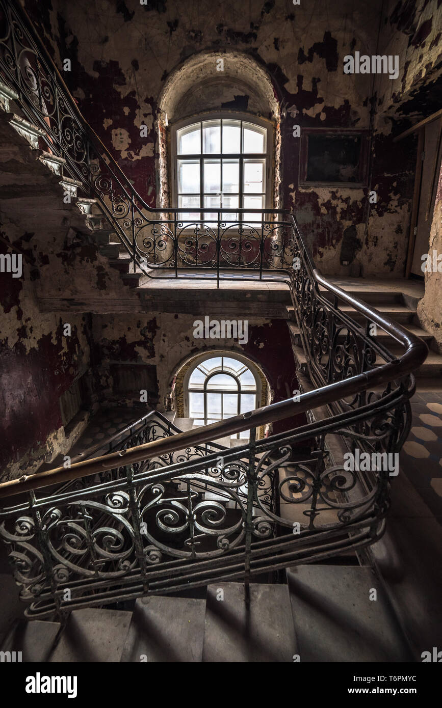 Decaying corridor in abandoned hi-res stock photography and images - Alamy