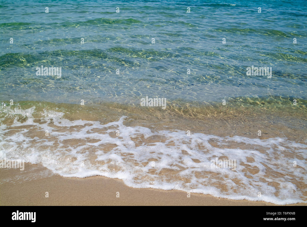 Crystal clear water beach hi-res stock photography and images - Alamy