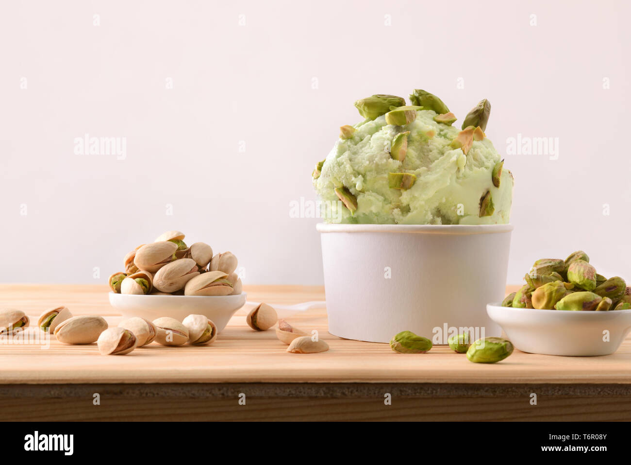 Pistachio gelato hires stock photography and images Alamy