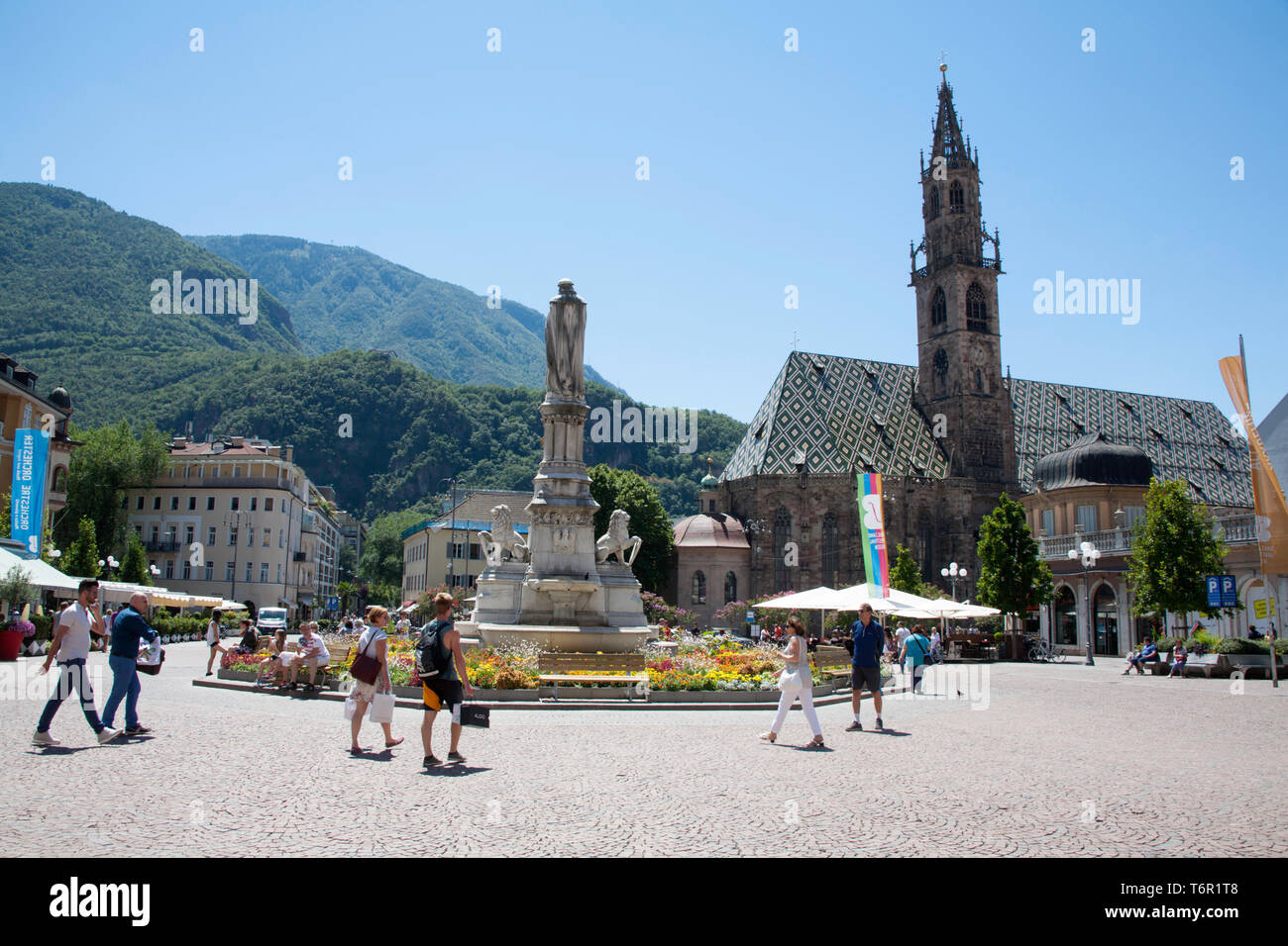 The Duomo of Dom Maria Himmelfahrt and the Piazza Walther von de Vogelweide Bolzano Dolomites South Tyrol Italy Stock Photo