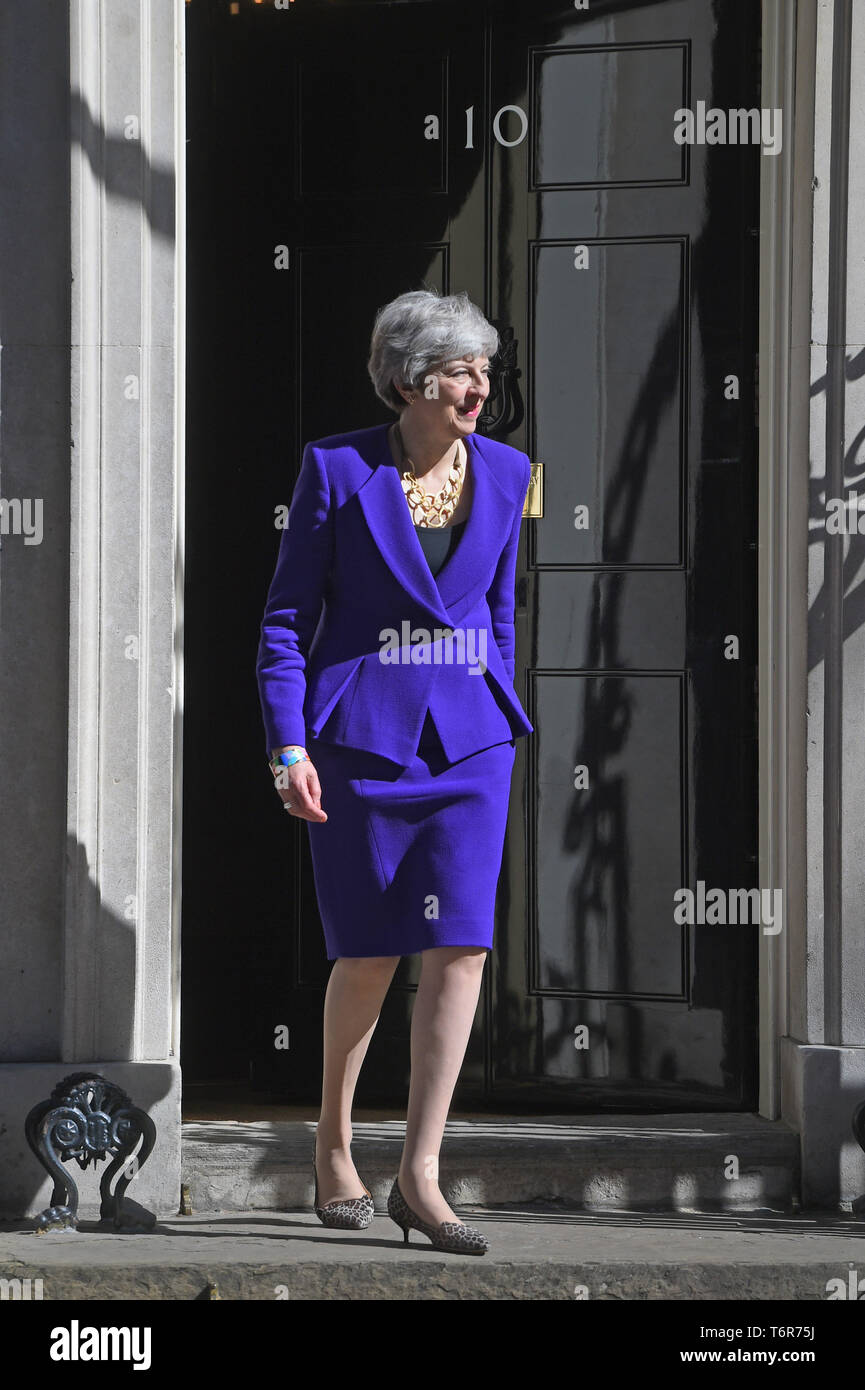 Prime Minister Theresa May goes to meet Iceland's Prime Minister Katrin Jakobsdottir outsider 10 Downing Street, London ahead of talks. Stock Photo