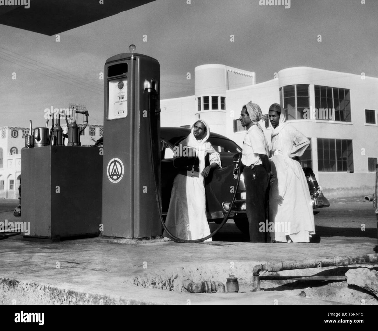 Saudi Arabia, service station in Jeddah, 1952 Stock Photo