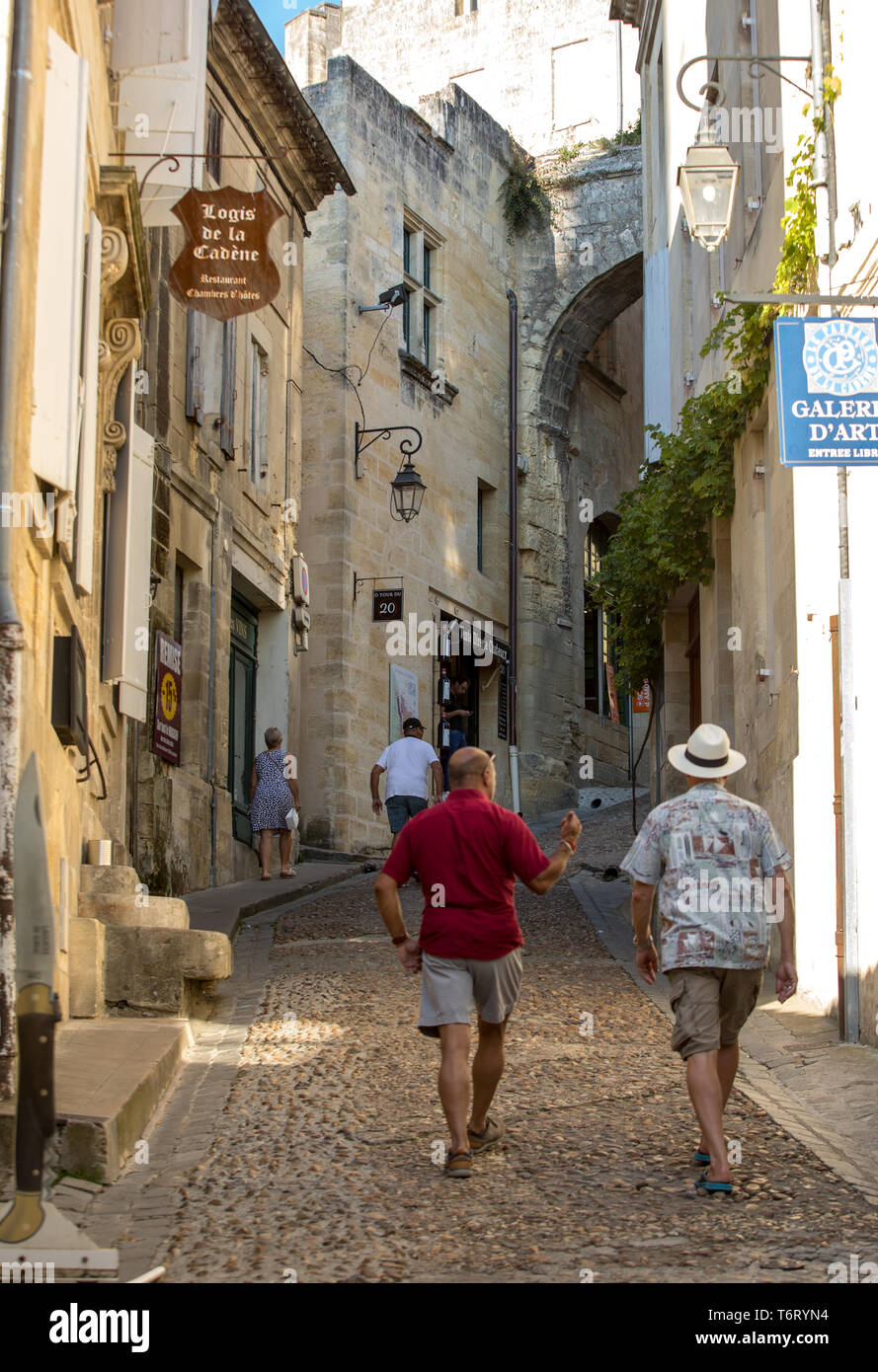 St Emilion France September 11 2018 Tourists In The Cobbled Streets Of Saint Emilion France St Emilion Is One Of The Principal Red Wine Areas O Stock Photo Alamy