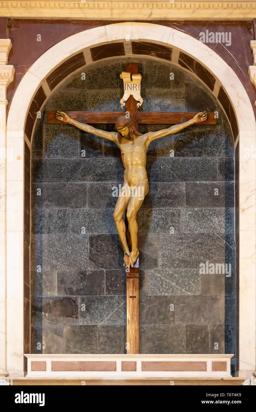 Wooden Crucifix, Filippo Brunelleschi, 1412-13, Gondi Chapel, Basilica di Santa Maria Novella, Church of Santa Maria Novella, Florence, Tuscany, Italy Stock Photo