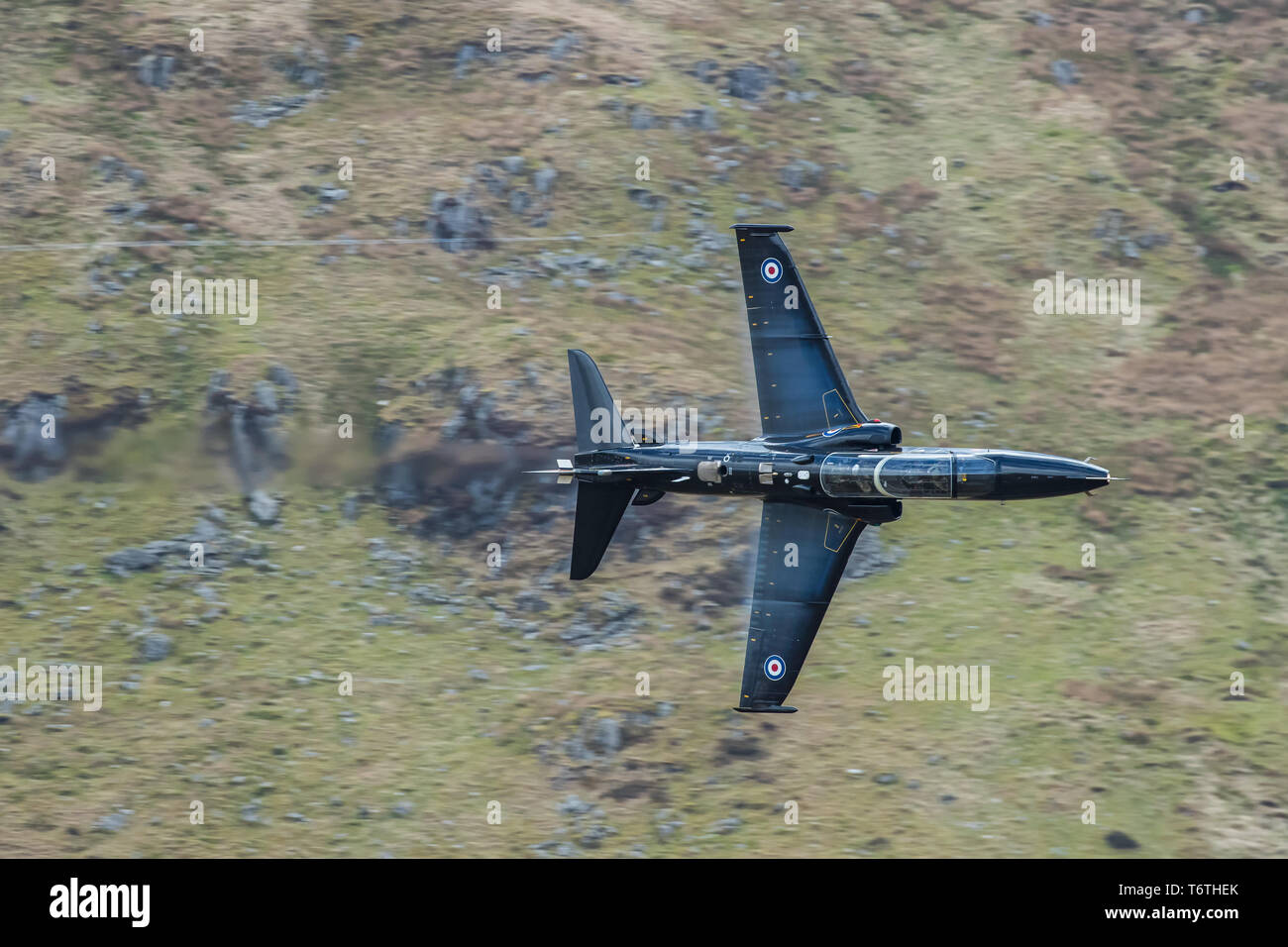 RAF Valley Hawk T2 through the Machloop Stock Photo