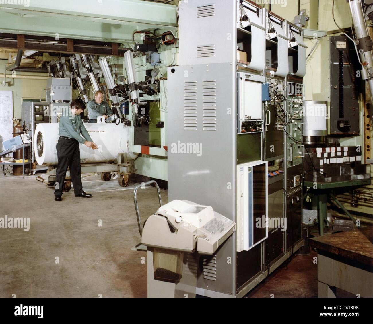 Gamma ray spectroscopy hires stock photography and images Alamy