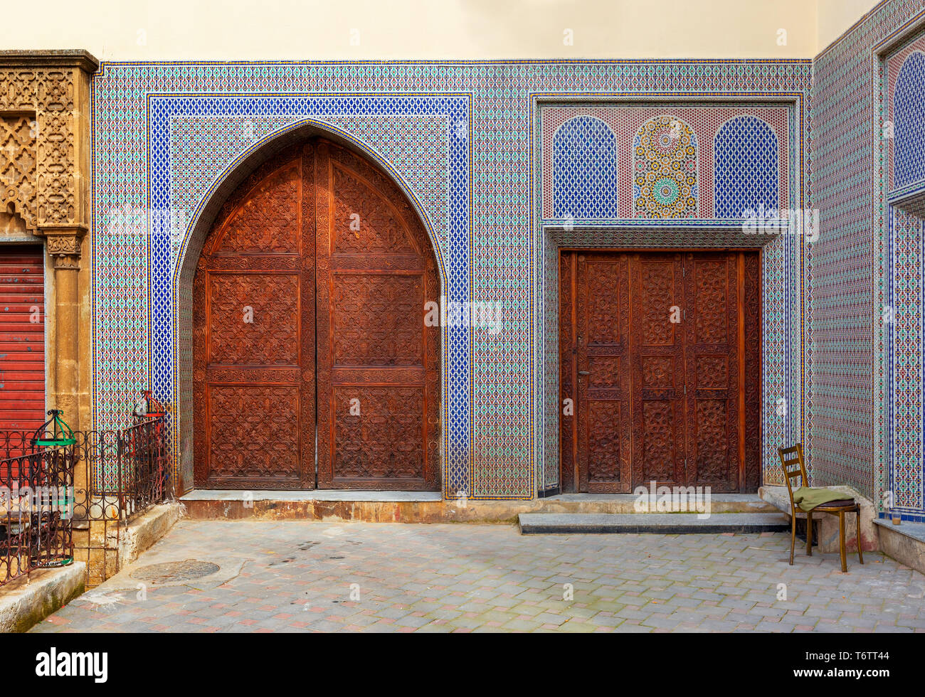 Decorated doors in medina of Fez Stock Photo Alamy