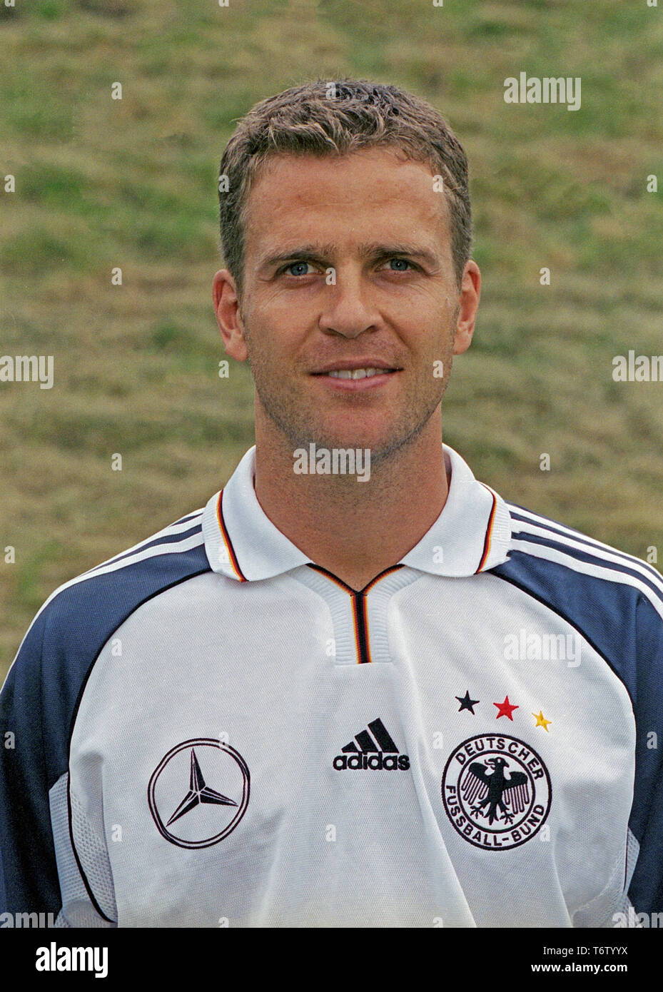 Oliver Bierhoff, deutscher Fußballspieler und Nationalspieler, Deutschland  2000. German football player Oliver Bierhoff, Germany 2000 Stock Photo -  Alamy
