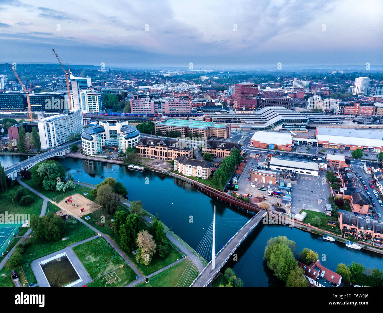 Reading berkshire aerial hires stock photography and images Alamy