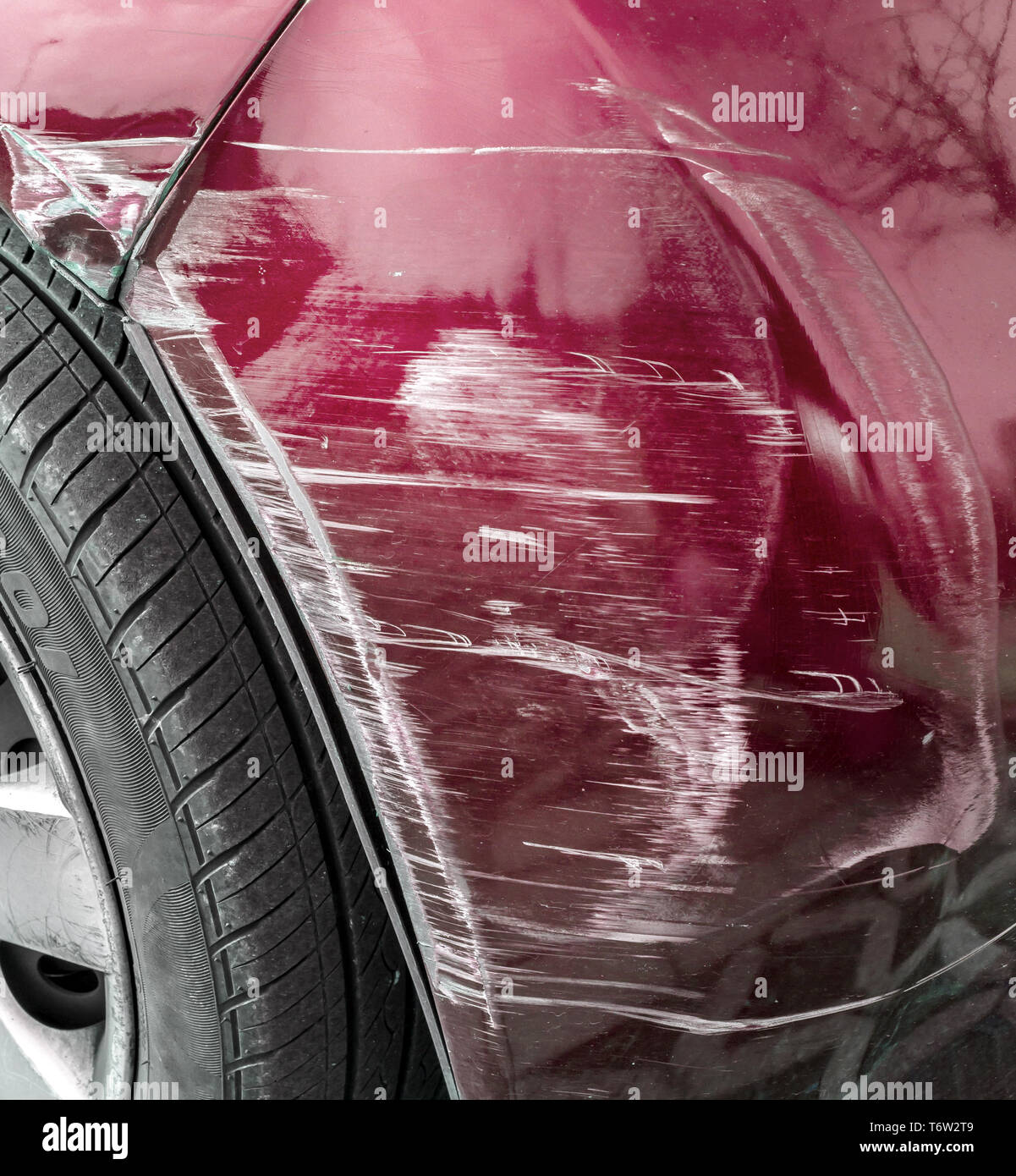 Car damaged paint hires stock photography and images Alamy