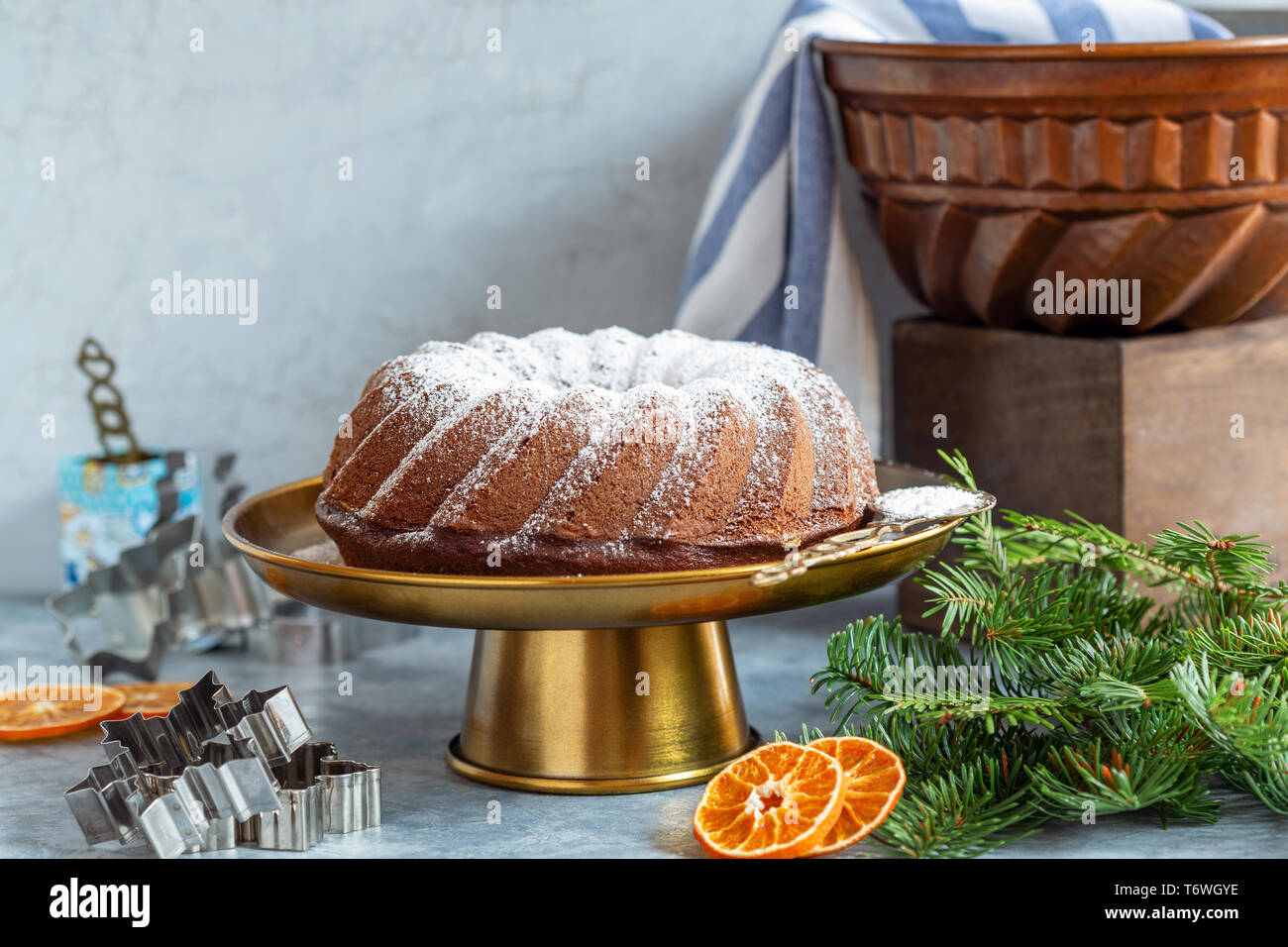 Homemade Gingerbread Cake For Christmas Stock Photo Alamy homemade-gingerbread-cake-for-christmas-stock-photo-alamy