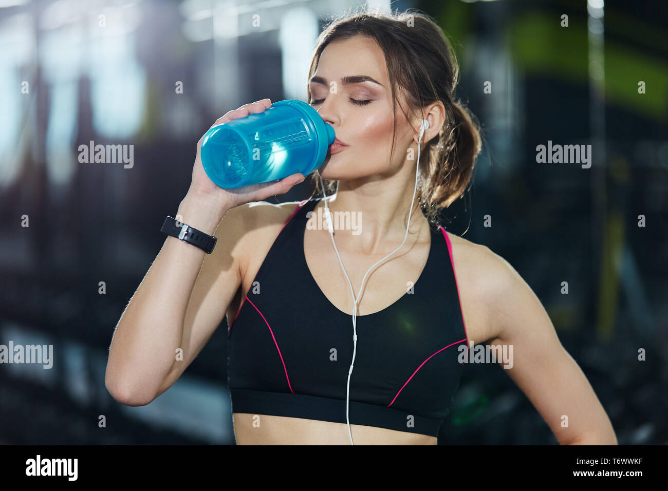 Fit Girl With Red Short Hair In Gym Stock Photo 245202035 Alamy