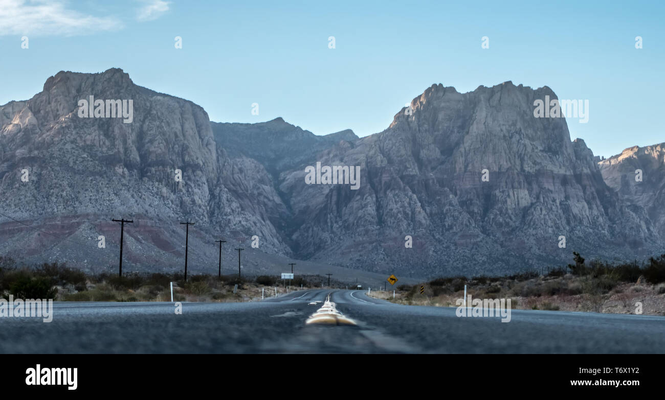 Red rock canyon landscape hi-res stock photography and images - Alamy