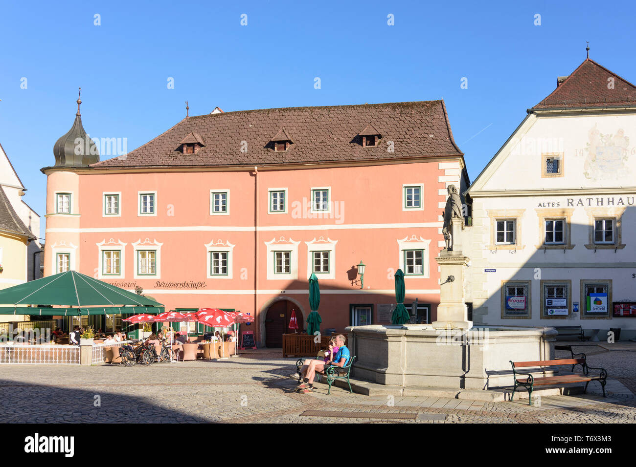 Grein: square Stadtplatz, Town Hall in Donau, Oberösterreich, Upper Austria, Austria Stock Photo