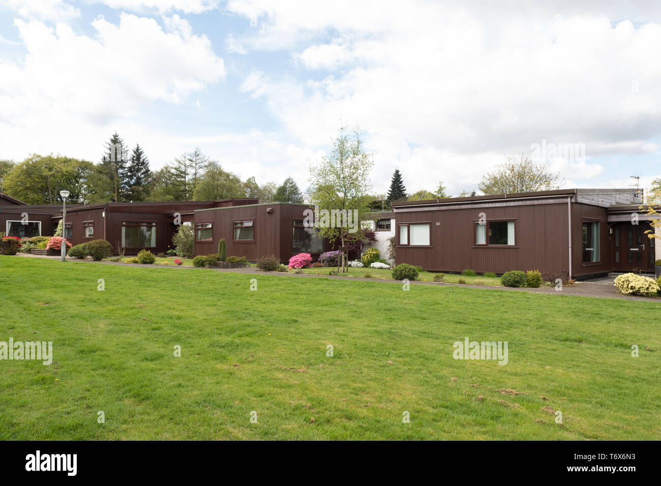 Flat roofed houses hires stock photography and images Alamy