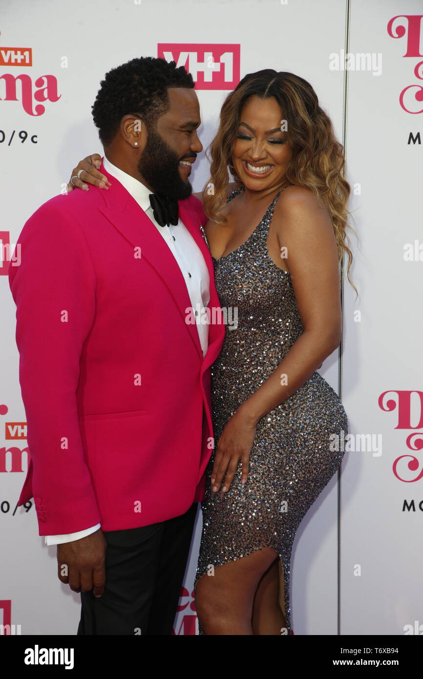 Los Angeles, California, USA. 02nd May, 2019. Anthony Anderson and La La Anthony arrive for VH1s Annual Mothers Day Celebration 'Dear Mama: A Love Letter to Mom' at The Theatre at Ace hotel in Los Angeles on May 2, 2019 Credit: Faye Sadou/MediaPunch Credit: MediaPunch Inc/Alamy Live News Stock Photo