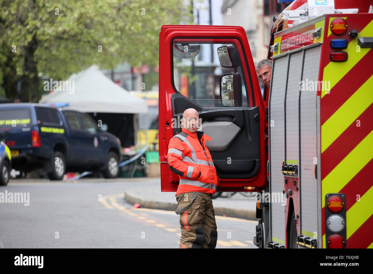 Manchester, UK. 3rd May, 2019. Police have cordoned of Piccadilly Gardens after responding to reports of a suspicious package in the area which has been deemed to be a non-viable device.  Bomb disposal officers are at the scene. Piccadilly Gardens, Manchester, UK, 3rd may, 2019 Credit: Barbara Cook/Alamy Live News Stock Photo