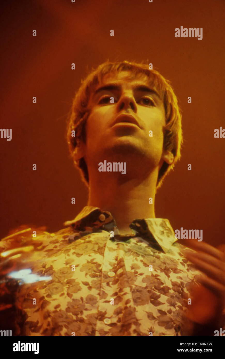 Oasis 1995 hi-res stock photography and images - Alamy