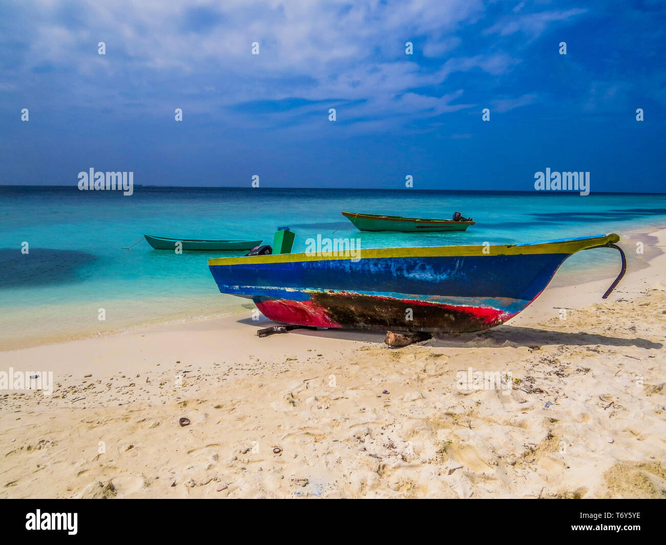 Fisherman boats on the atoll of Ukulhas, Maldives Stock Photo