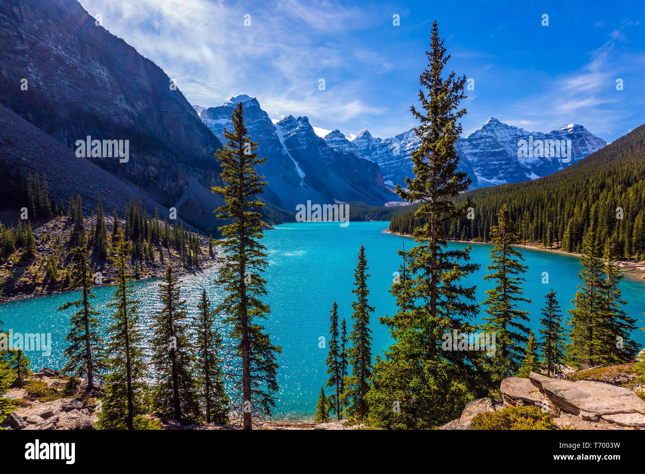 Lake Moiraine, most beautiful lakes Stock Photo - Alamy