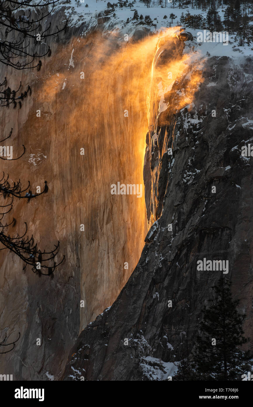 The magical natural phenomena known as Fire Fall Stock Photo - Alamy
