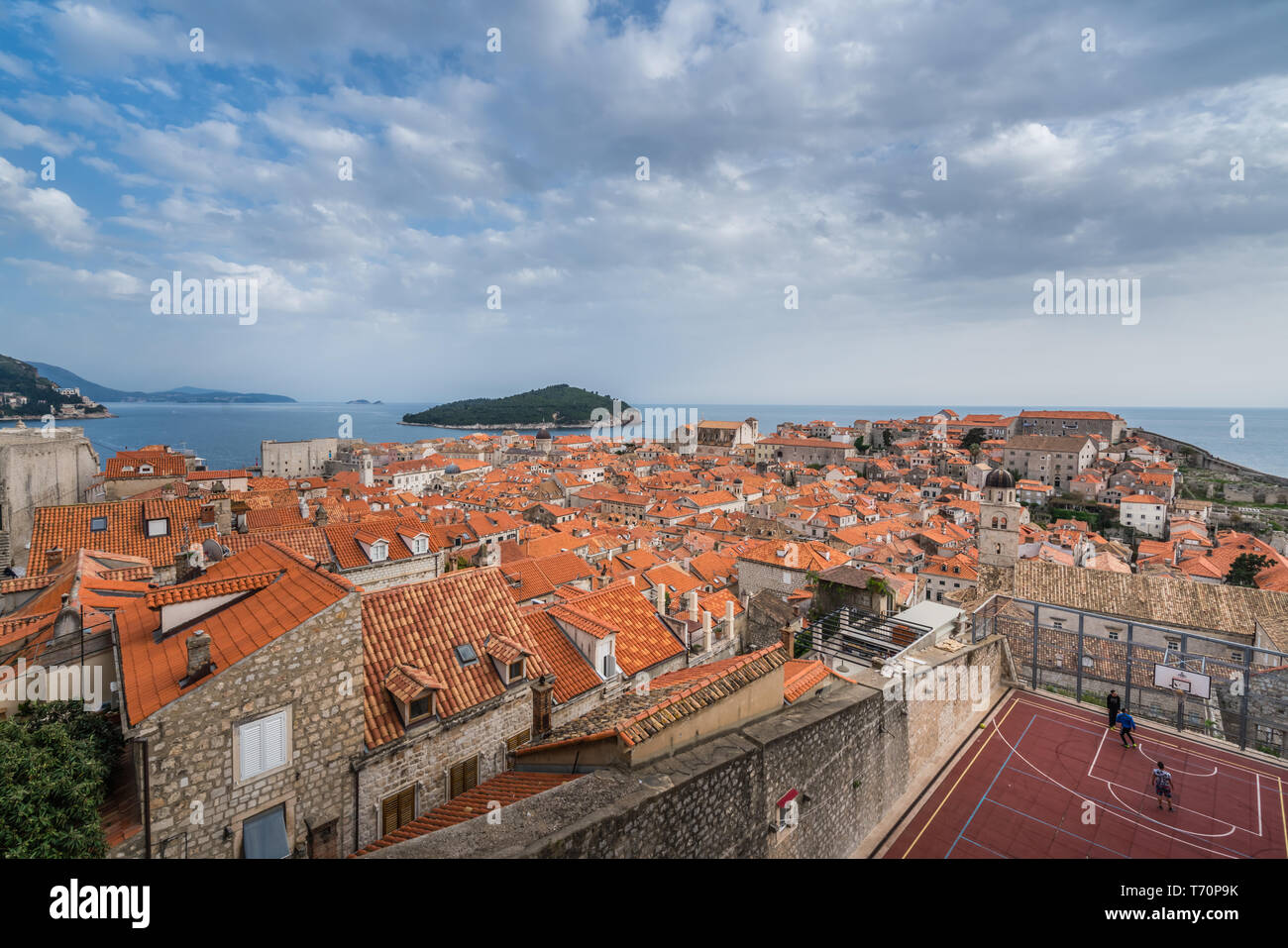 Basketball court of Dubrovnik Old Town Stock Photo Alamy