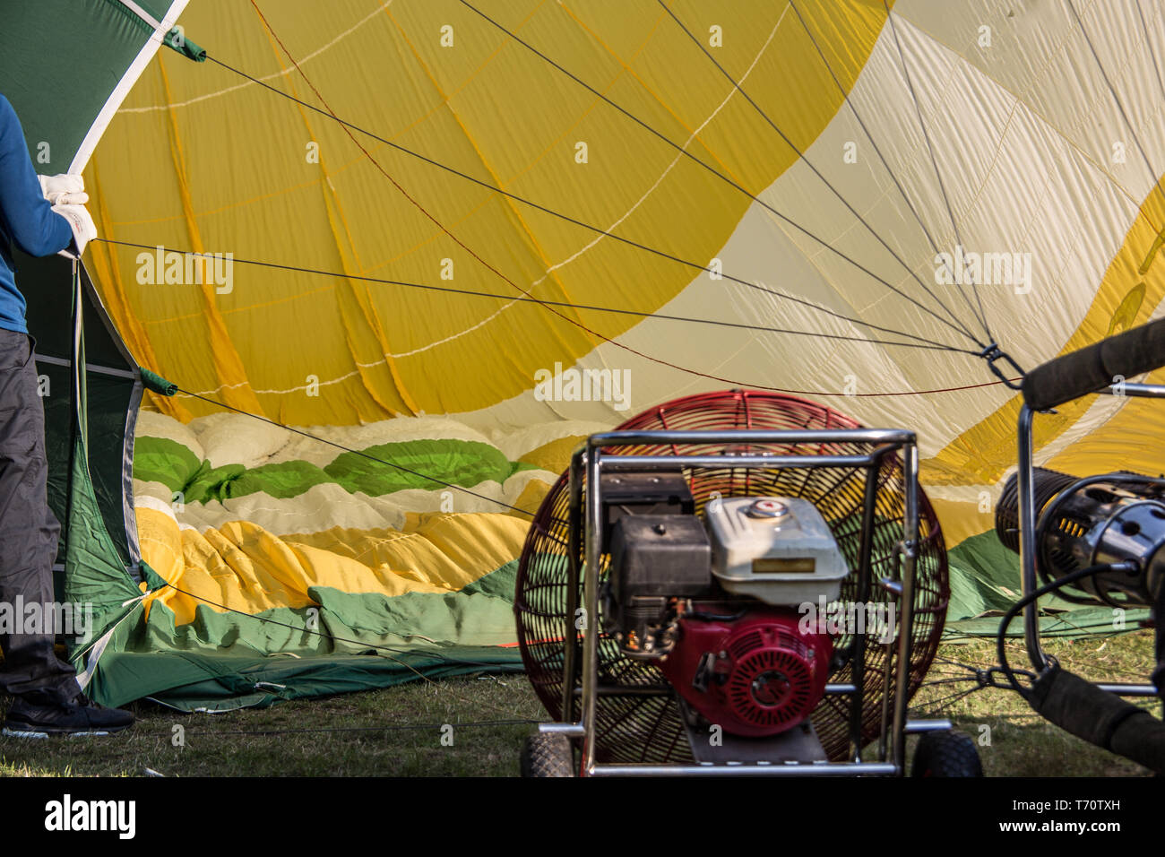 Balloon start hi-res stock photography and images - Alamy