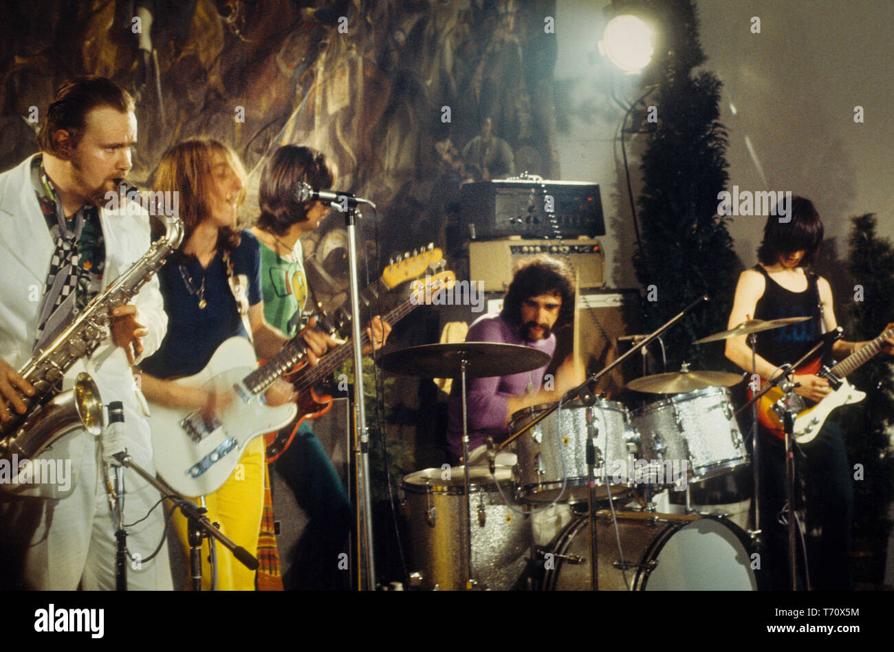 Thunderclap Newman Performing In The Netherlands Beginning 1970s With Andy Newman On Sax Speedy Keene On Guitar And Young Jimmy Mcculloch On The Far Right Stock Photo Alamy