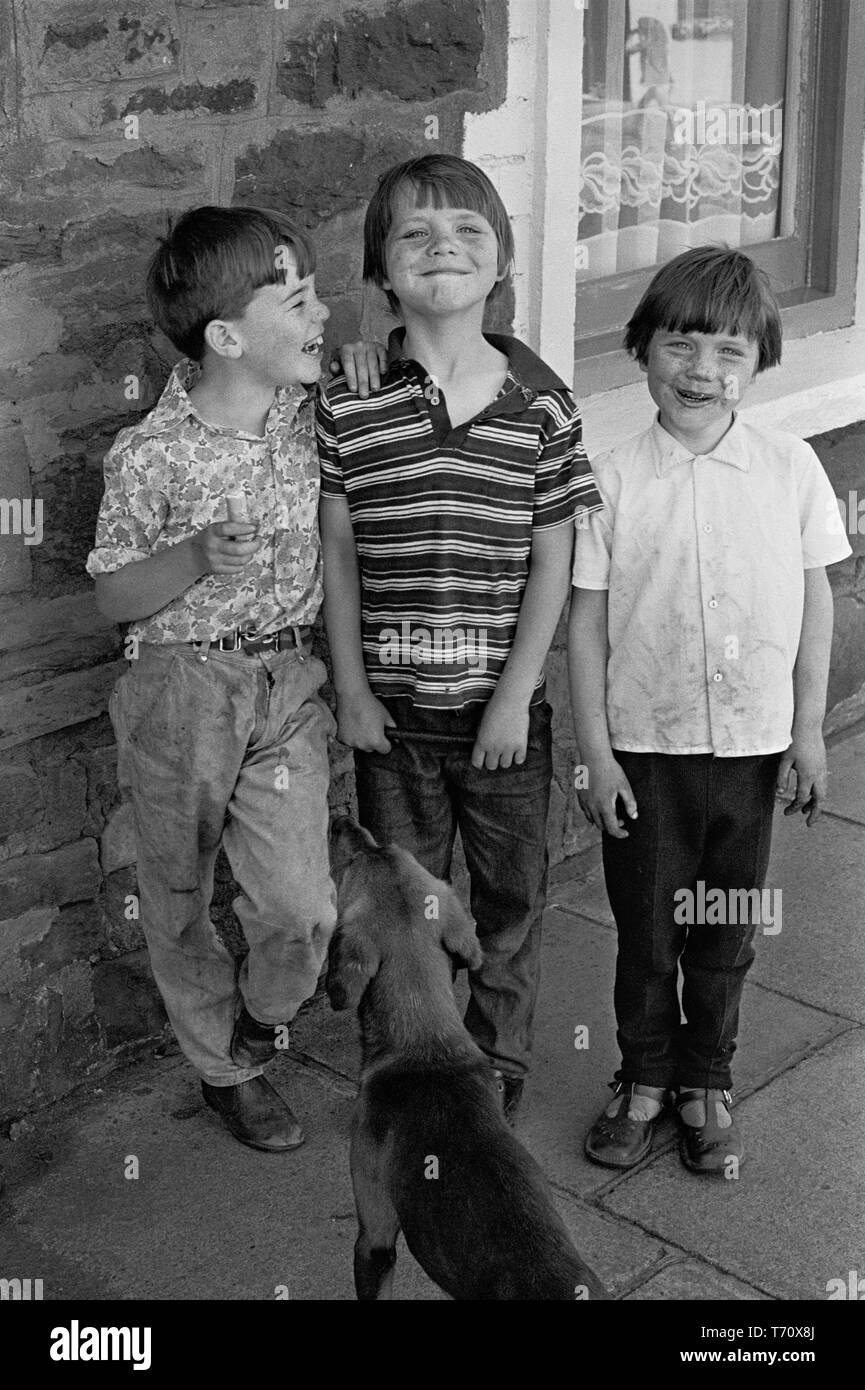 Cheeky kids in the street, Dowlais, Merthyr Tydfil, South Wales, 1972 Stock Photo