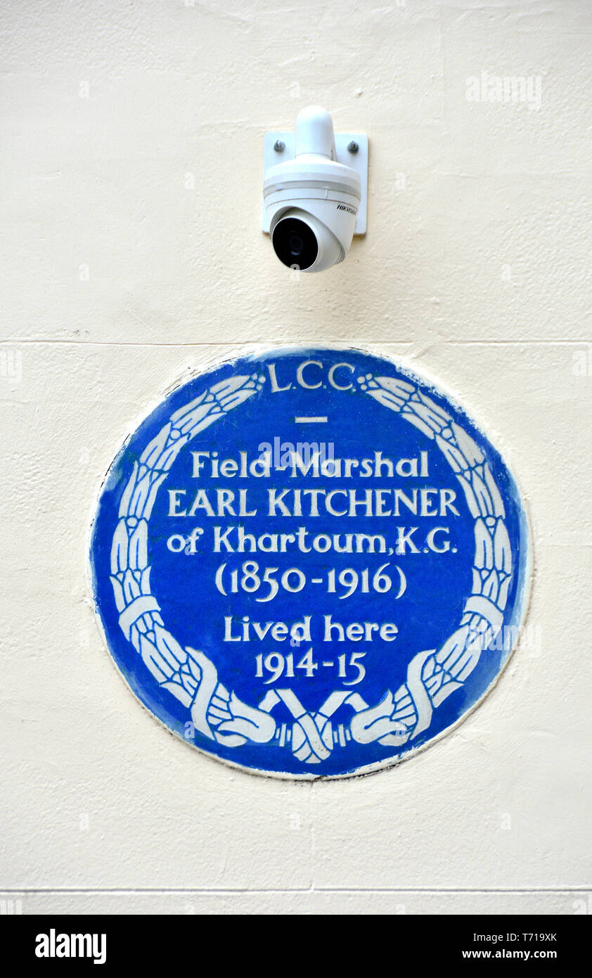 London, England, UK. Commemorative Blue Plaque: Field Marshal Earl Kitchener of Khartoum, KG (1850-1916) lived here, 1914-1915. 2 Carlton Gardens, Wes Stock Photo