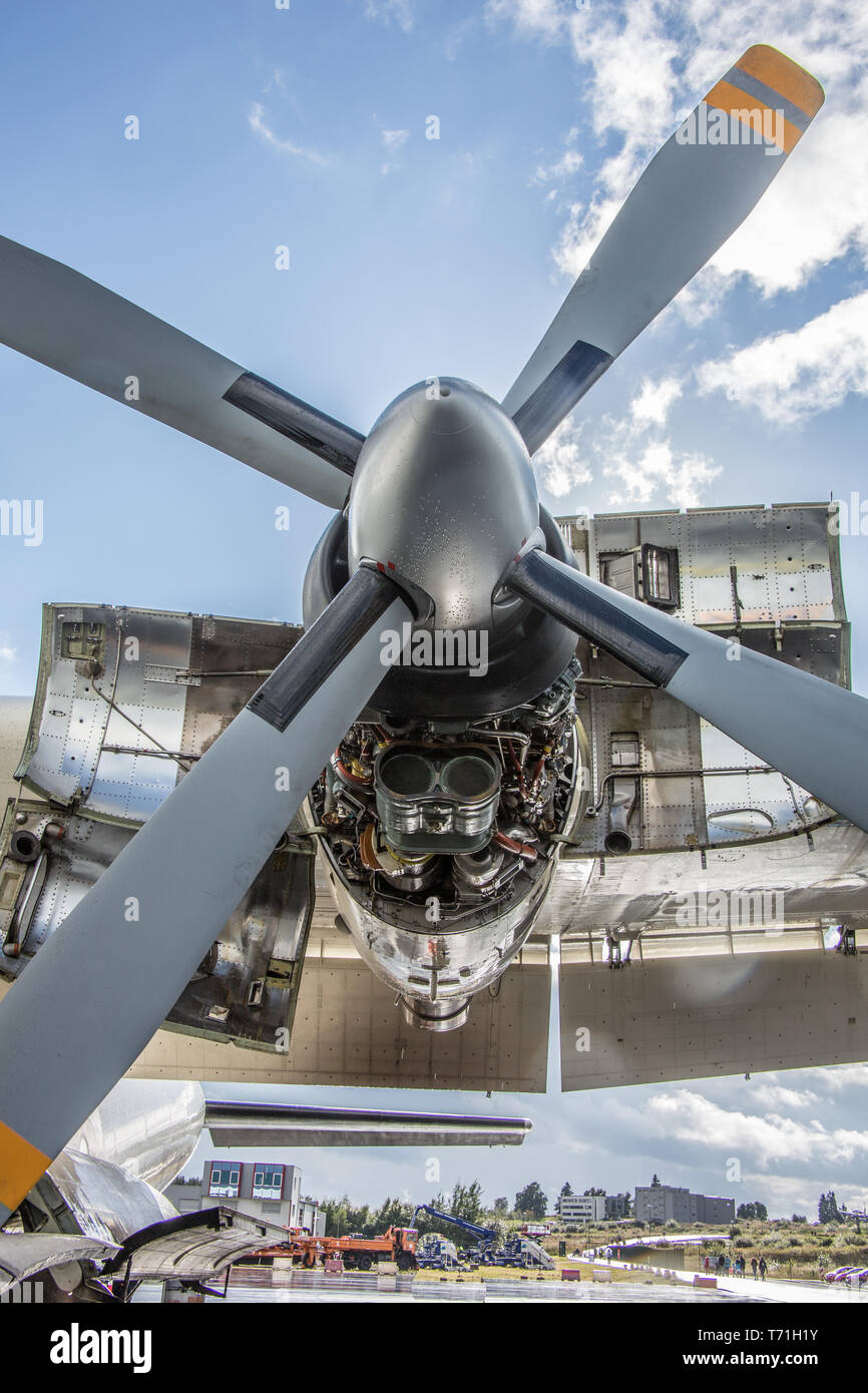 Turboprop aircraft hi-res stock photography and images - Alamy